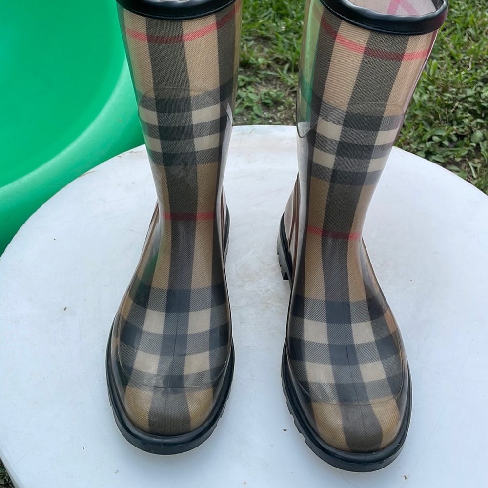 Burberry rain boots
